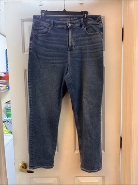 American Eagle Outfitters Women's Vintage Wash Straight Jeans